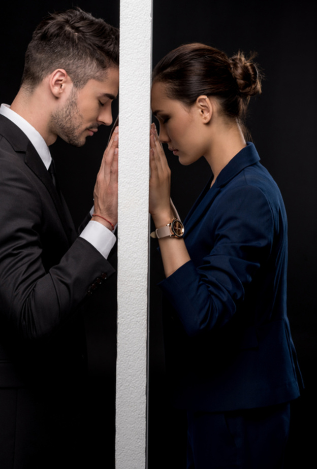 عندما تعتقد الزوجة خطأ أن ما يمر به زواجها مجرد مرحلة عصبية