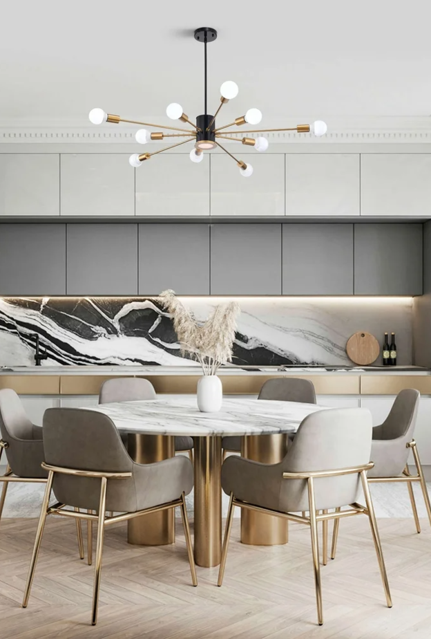  الذهبي في غرف الطعام يعكس الفخامة والتألق