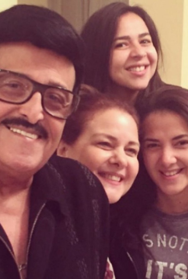 أسرة دلال عبدالعزيز