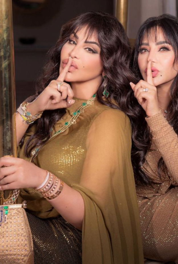 إختارت لجين فستاناً طويلاً من مجموعة ألكسندر فوتييه باللون البيج- الصورة من انستقرام