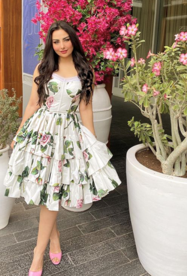 من مجموعة دولتشي أند غابانا تختار سهير القيسي أجمل التصاميم الـA line