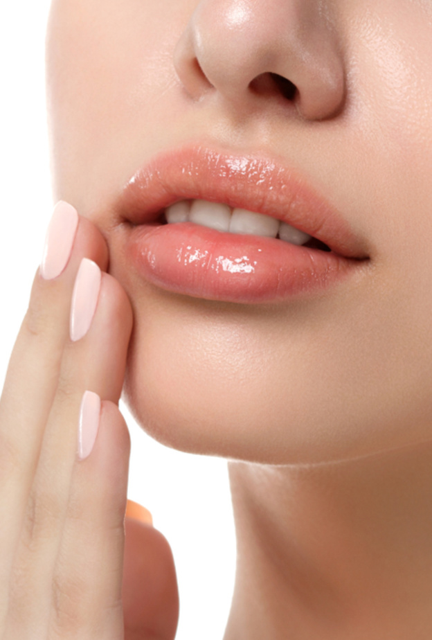  طريقة تقشير وتوريد الشفايف باستخدام المعجون