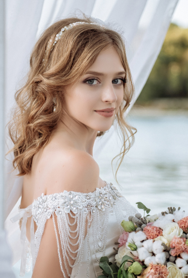 shutterstock_الجأي الى الخلطات الطبيعية لتطويل شعرك قبل الزفاف