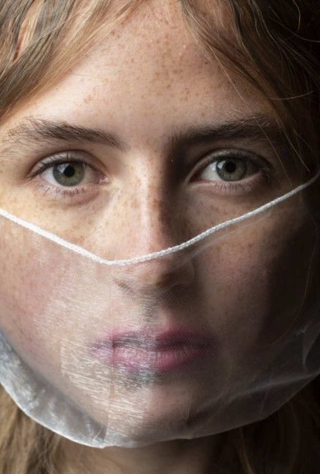 أفضل أنواع أحمر الشفاه المطفية تحت الكمامة