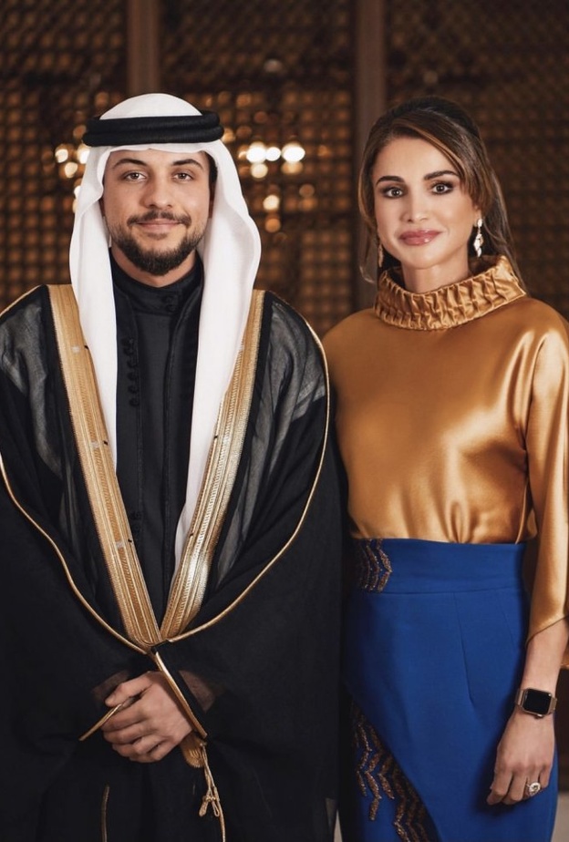 أجمل صور الملكة رانيا مع أكبر أبنائها الأمير الحسين