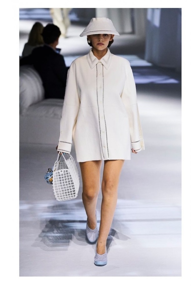 صيحة الشراشيب مع الدانتيل الجذاب بفستان شبابي من Ermanno Scervino