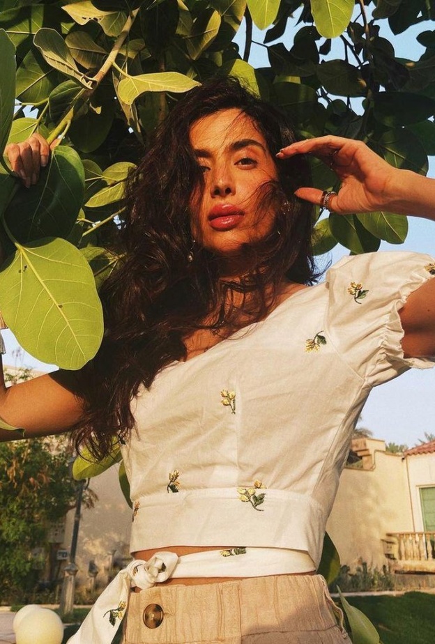 العارضة فتون الجار الله بعدسة تهاني الجار الله@ftoonaljarallah