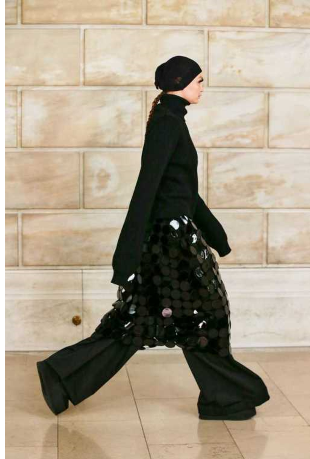 مارك جاكوبس يعود إلى منصات عروض الأزياء بمجموعة خريف 2021