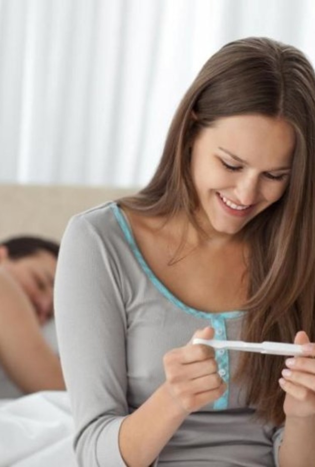 ما لون إفرازات الحمل في الأسبوع الأول