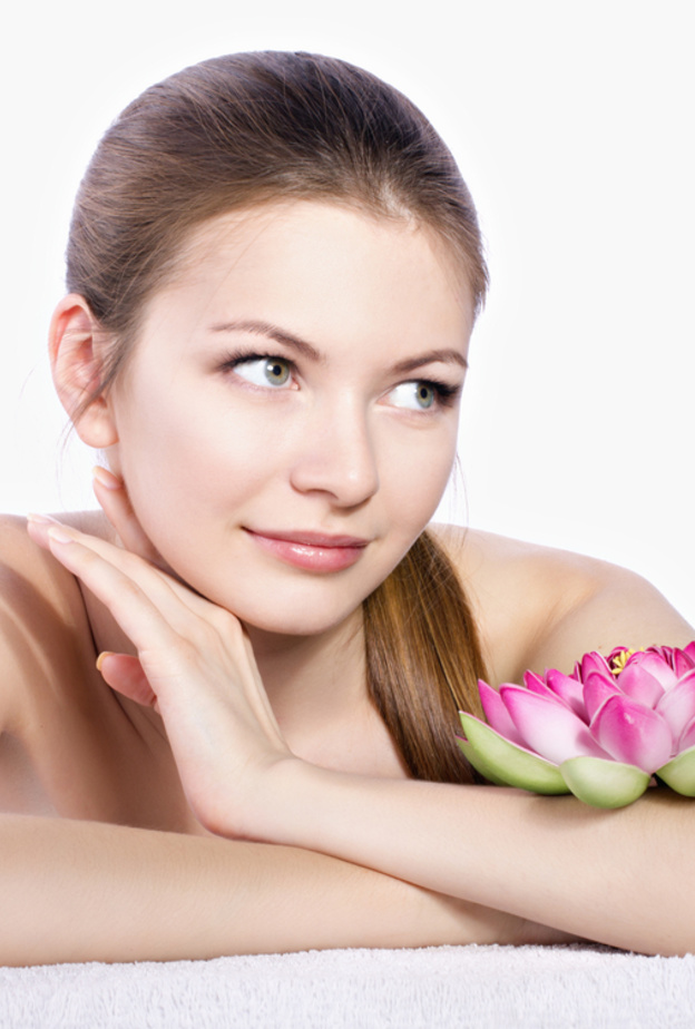  فوائد خلطات زيت الورد لتفتيح المناطق الحساسة