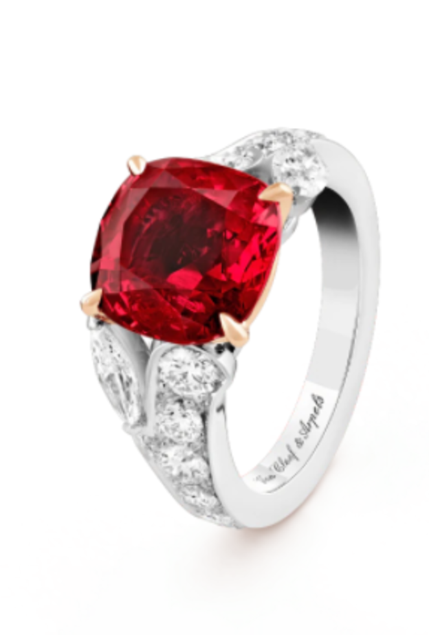 خاتم من فان كليف اند آربلز Van Cleef & Arpels