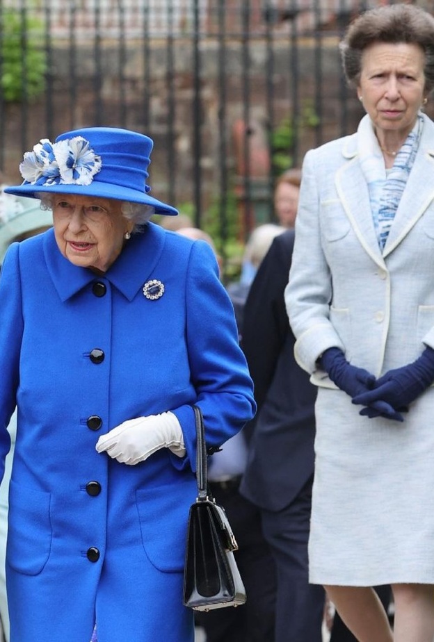 ملكة بريطانيا تزور غلاسكو بصحبة الأميرة آن