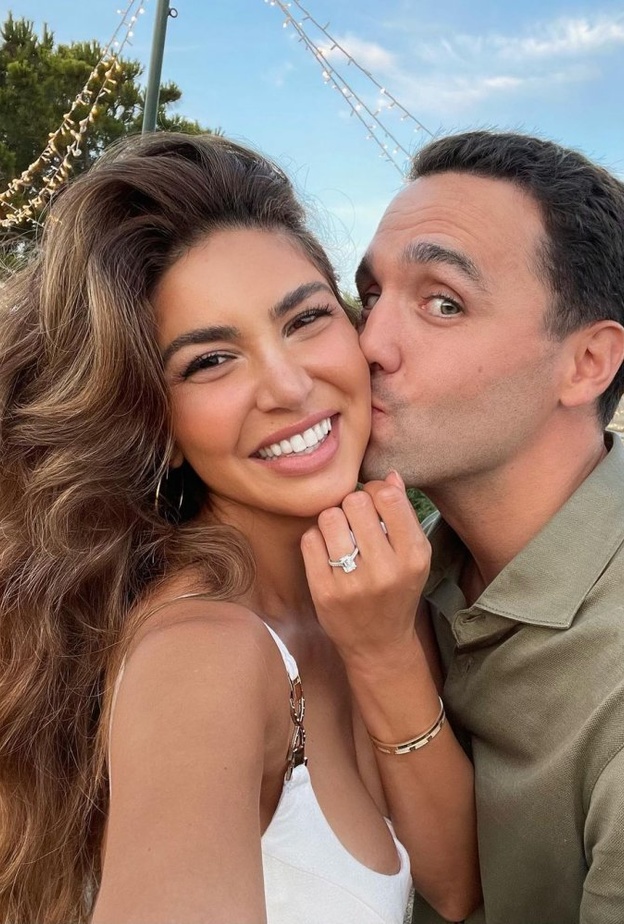 شعبية نيجين ميرصالحي على الإنترنت