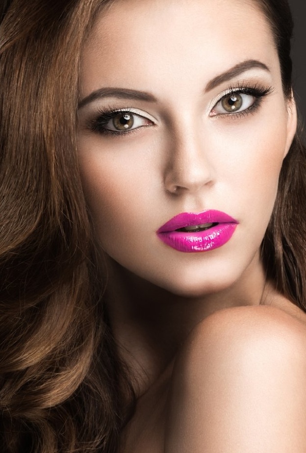  مكياج هادئ للمناسبات يناسب العيون الكبيرة