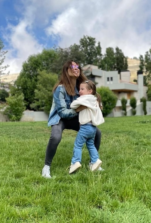 نانسي عجرم وابنتها