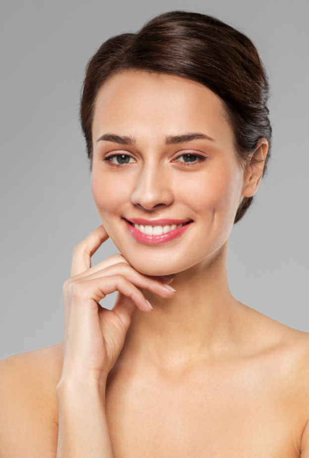 عملية قص اللثة تساعد على تحسين شكل اللثة والحصول على ابتسامة جميلة