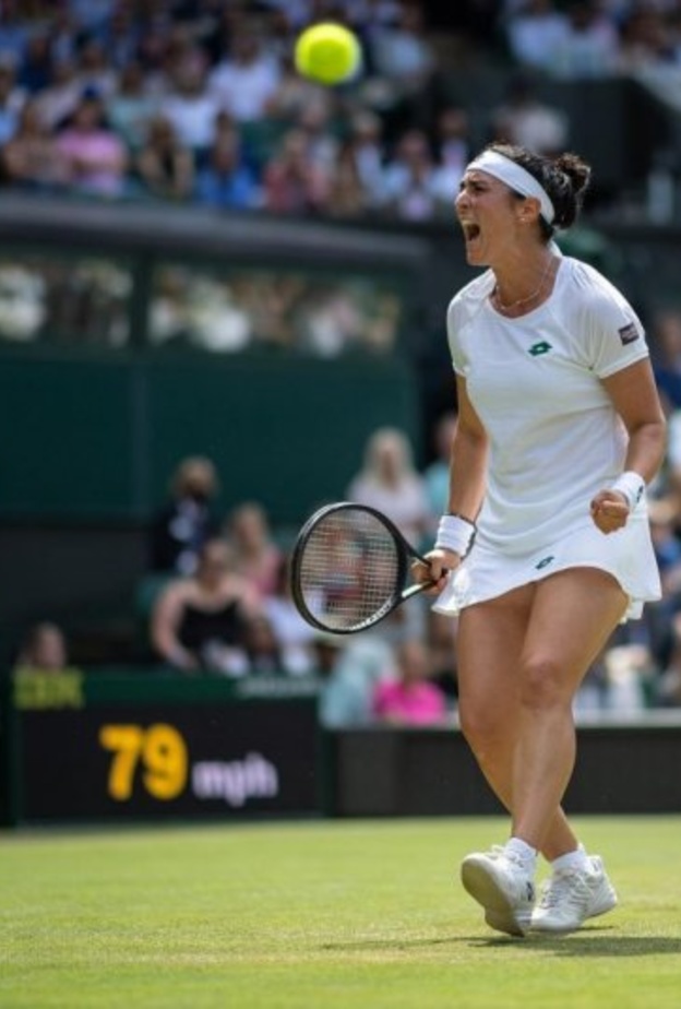 أنس جابر تحتفل بالفوز - صفحة ويمبلدون