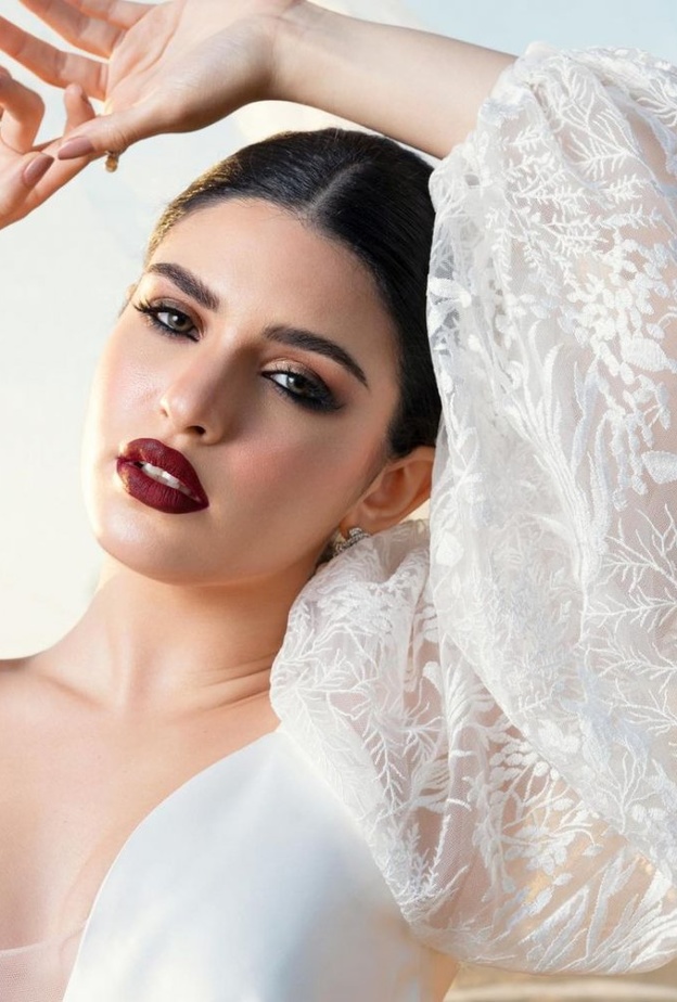  تسريحات شعر راقية للعروس من مصففة الشعر جميلة الناصر- الصورة من حسابها على انستغرام