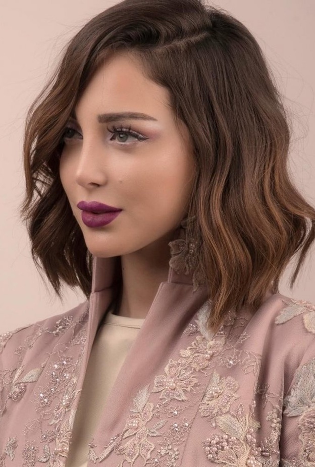 تسريحات شعر كاريه للشابات لموسم الصيف 2021