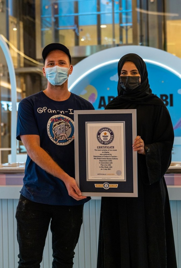 ألف نكهة ونكهة من الآيس كريم تدخل أبوظبي موسوعة غينيس 