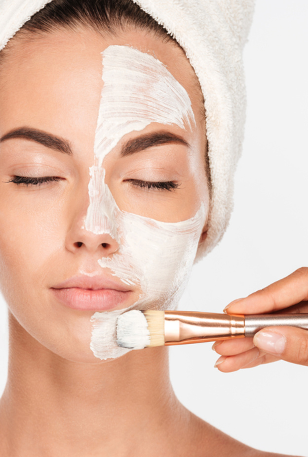 طريقة تحضير خلطات بياض الثلج للوجه والجسم