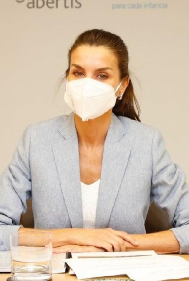 الملكة ليتيزيا في اجتماع عمل مع ممثلي مؤسسة Abertis الخيرية