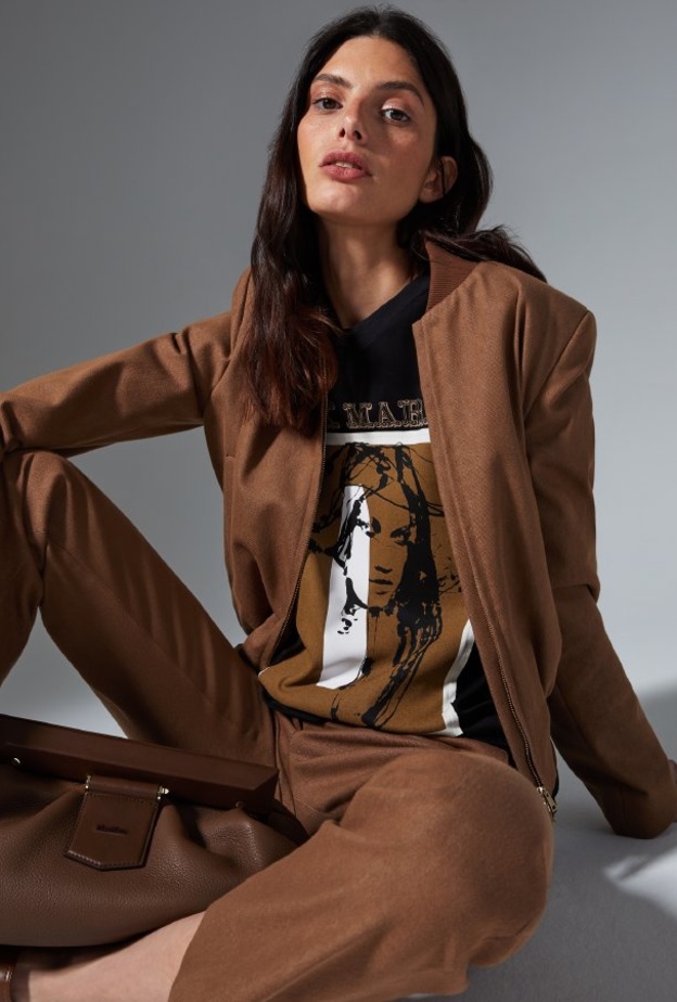 مجموعة 7 قطع تي-شيرت احتفالاً بالذكرى السنوية الـ 70  لـ Max Mara