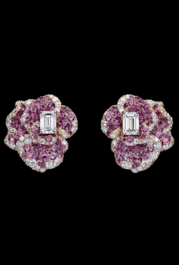  أقراط من ديور Dior