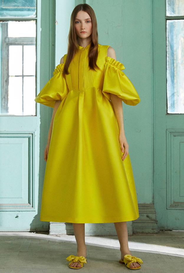 إطلالات محتشمة باللون الأصفر لإطلالات عيد الاضحى 2021من Dice Kayek