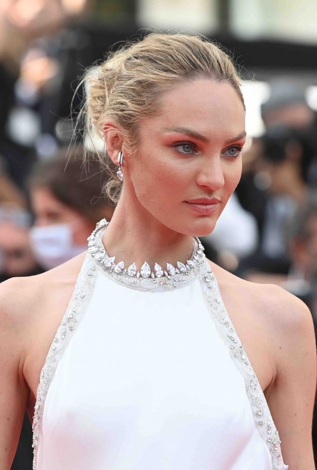 كانديس سوانبويل    Candice Swanepoelبمجوهرات ميسيكا Messika