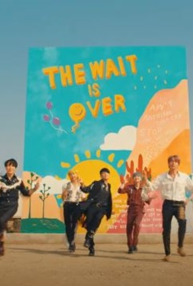 صورة من أغنية Permission to Dance لفرقة BTS على يوتيوب