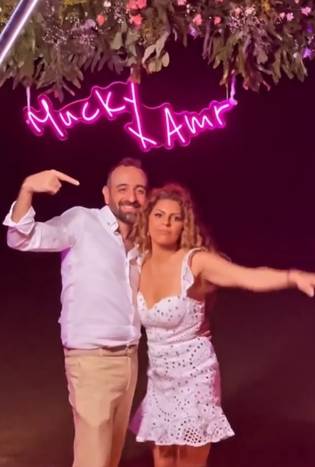 عمرو سلامة وزوجته