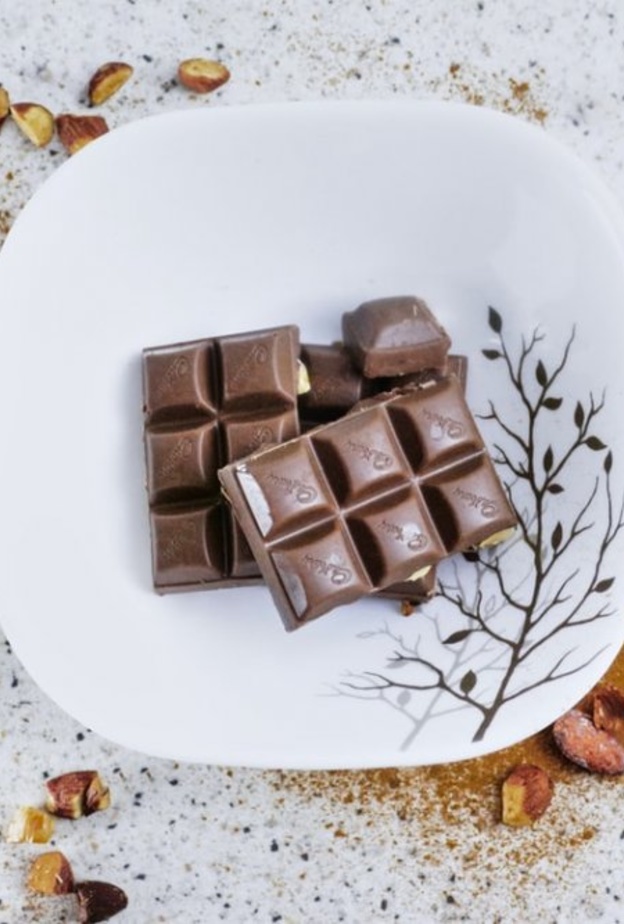 ماهي فوائد تناول الشوكولاته قبل النوم