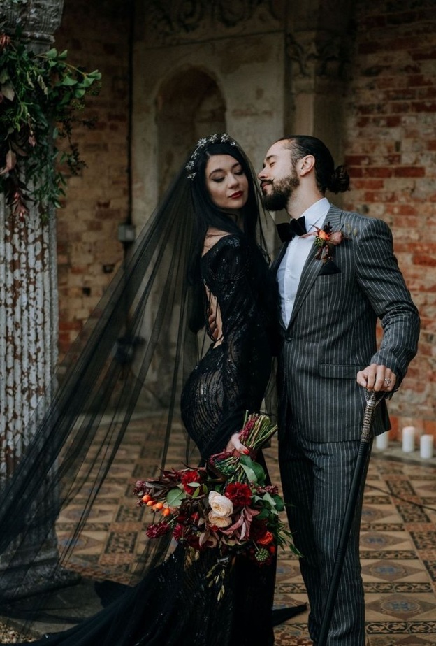  طلب غير منطقي من عروس لضيوف حفل زفافها!! felicitywestmacott