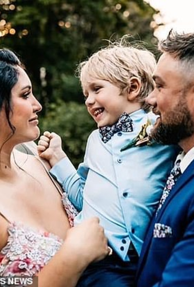 عروس تسير في حفل زفافها بعد جراحة غيرت حياتها texasnewstoday