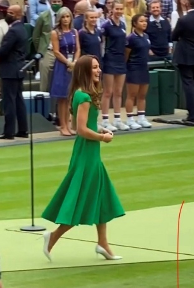 نشرت صفحة ويمبلدون على انستقرام صور الثنائي الملكي الأنيق