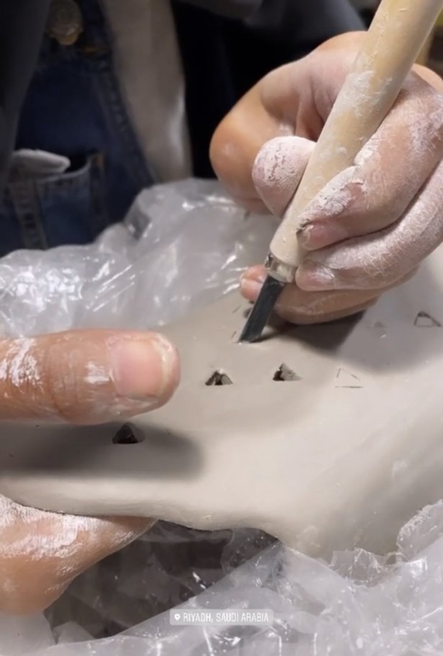  عملية صنع الأكواب يدوياً المصدر دار مادة