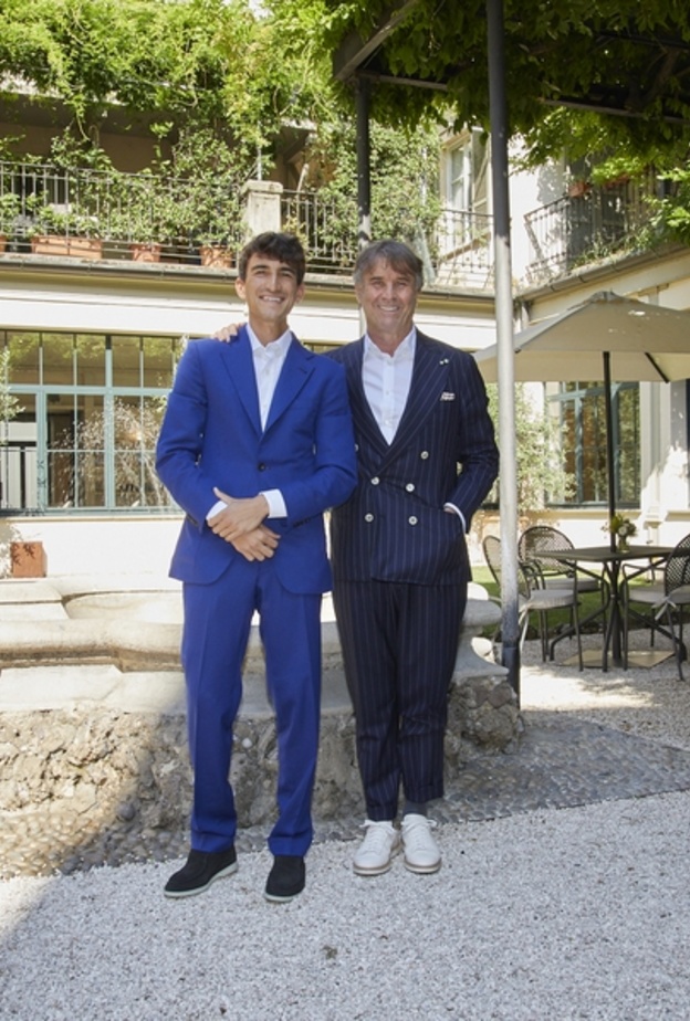 شراكة بين برونيلّو كوتشينيللي وأوليفر بيبولز لإطلاق مجموعة حصرية من النظارات الشمسية