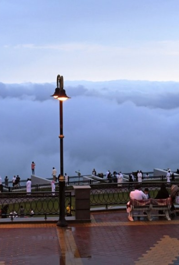 تمتع بجولة فوق السحاب في ممشى الضباب - المصدر وكالة الأنباء السعودية