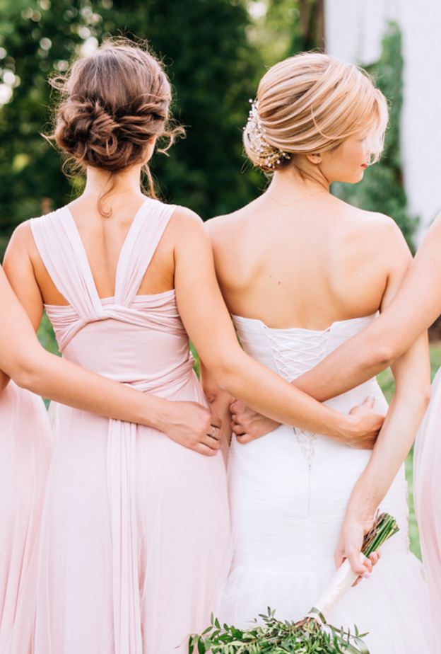  استعيني بالصديقات في هذه الفترة لتنفيذ بعض المهام عنك- شاترستوك