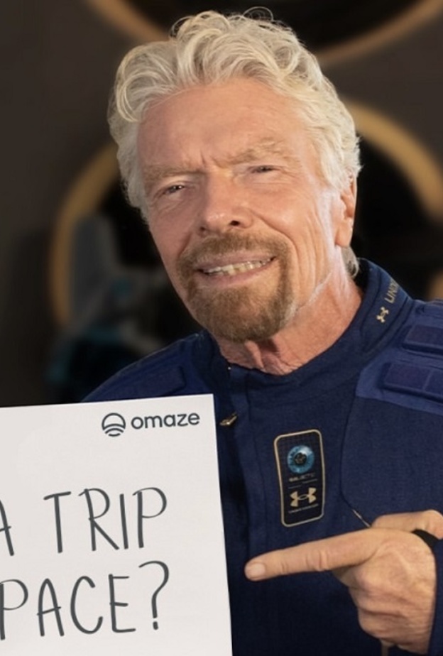 الملياردير ريتشارد برانسون يعود إلى الأرض ويعلن افتتاح رحلات الفضاء!