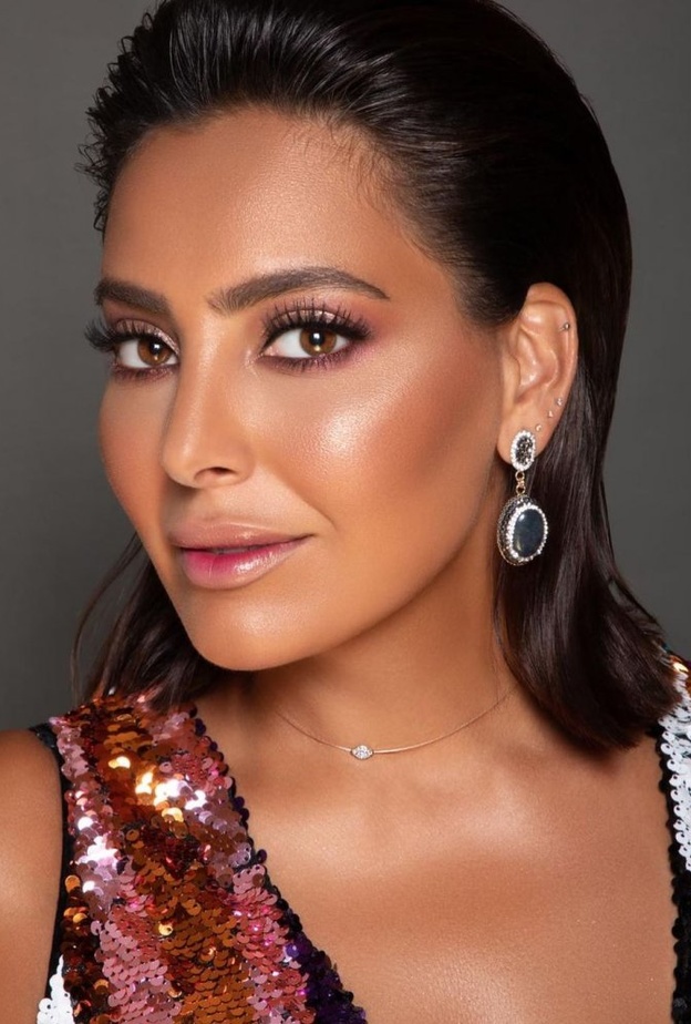 تسريحة الشعر المبلل الراقي لفاطمة الصفي