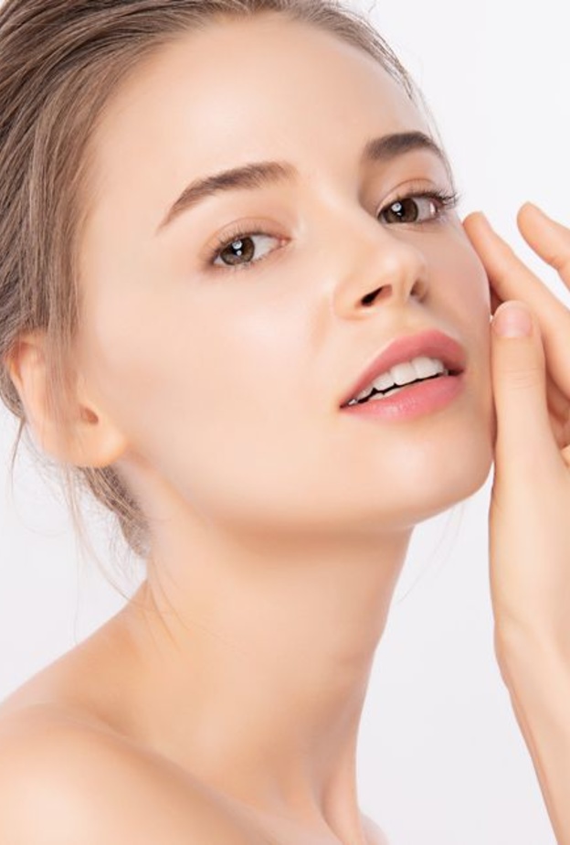  ماسكات طبيعية من الفراولة لبشرة مشرقة في عيد الاضحى