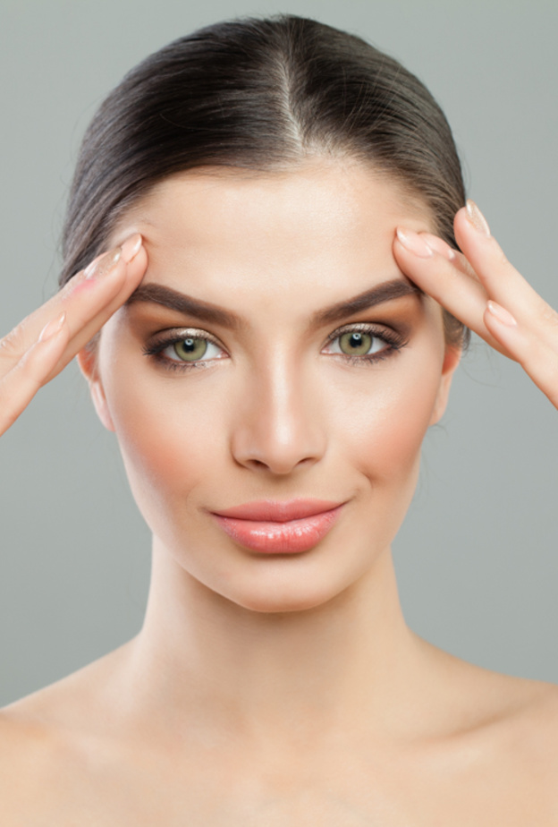 خطوات إجراء عملية رفع الحواجب لاطلالة مميزة يوم عيد الأضحى 2021