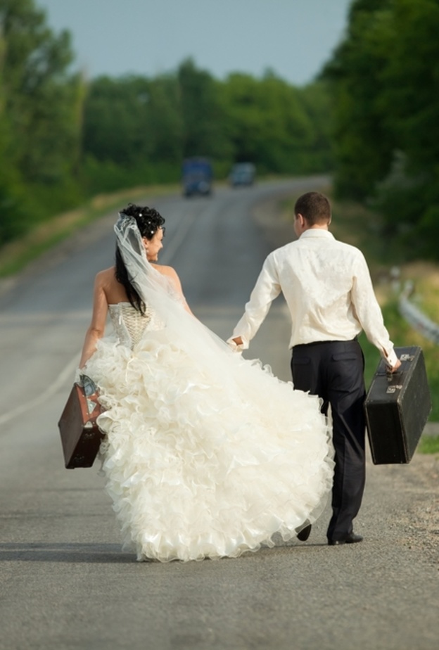  shutterstock_لا تحملي معك الكثير من الحقائب