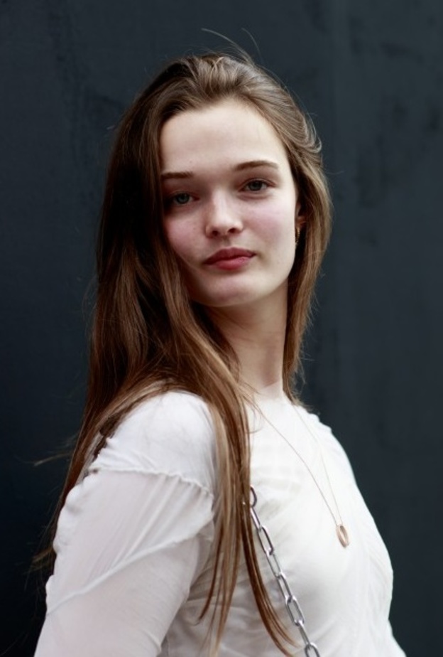 اطلالات جمالية ناعمة مستوحاة من الستريت ستايل في باريس