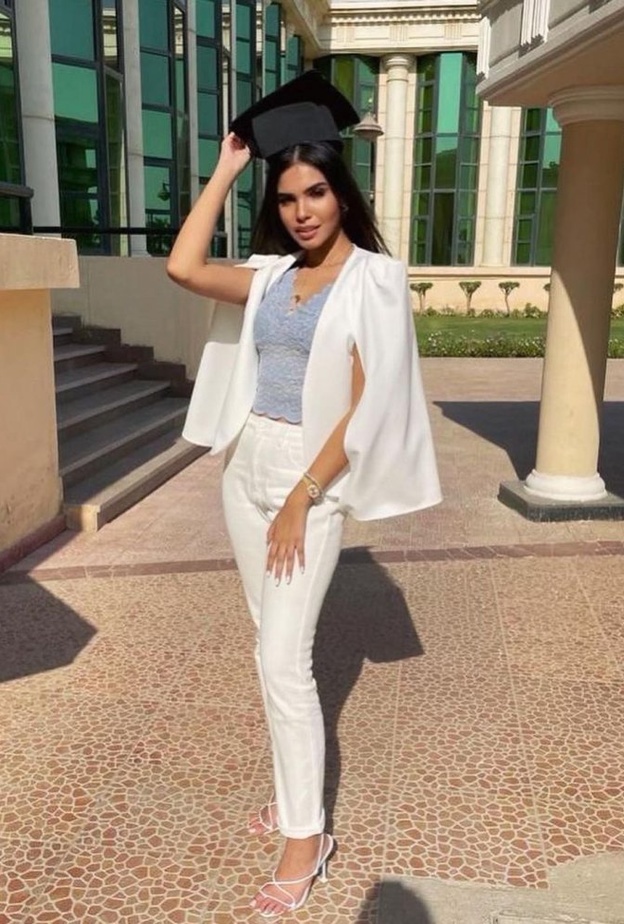 صورة من الحساب الرسمي لعزة مجاهد على انستجرام