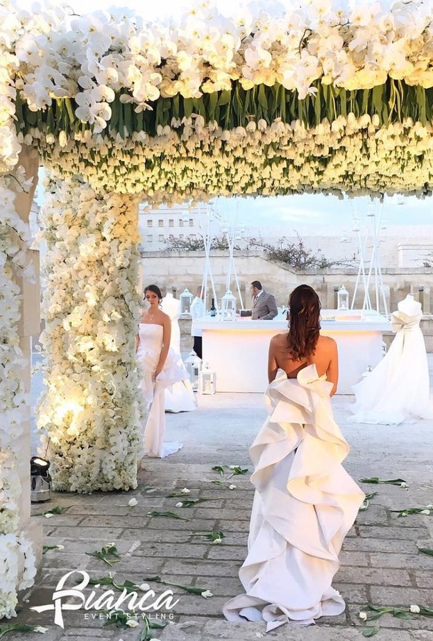 افكار مميزة لتزيين مداخل حفلات الزفاف 2021 من تنفيذ Bianca Events