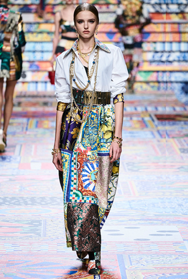 موديلات تنانير طويلة محتشمة لإطلالة مختلفة في عيد الاضحى 2021