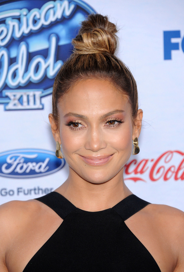 تسريحات شعر بأساليب ملفتة وعصرية بأسلوب النجمات لإطلالتك في عيد الأضحى